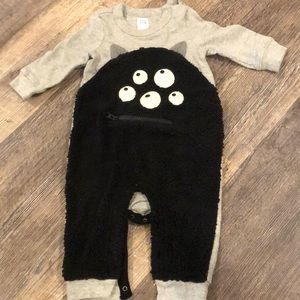 Adorable baby Gap monster outfit